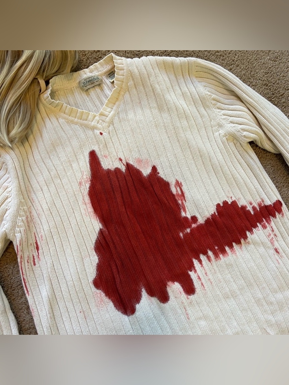 Drew Barrymore as “Casey Becker” in SCREAM for Halloween, fits sizes S-L - Picture 4 of 6